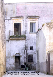 "Casa a corte" (old house)