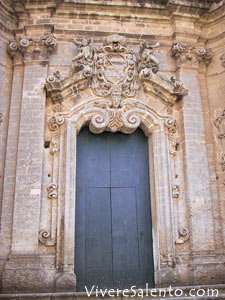 Portale della Chiesa di Santa Teresa
