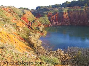 Petit lac de bauxite