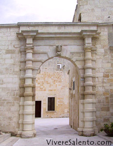 Eingang des Baronspalastes
