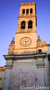 Der Glockenturm der Mutterkirche